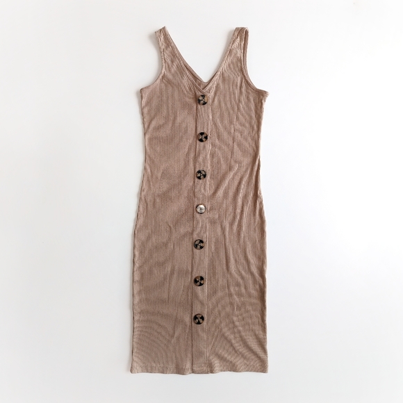 Dresses & Skirts - V-neck slim mid-length tan dress